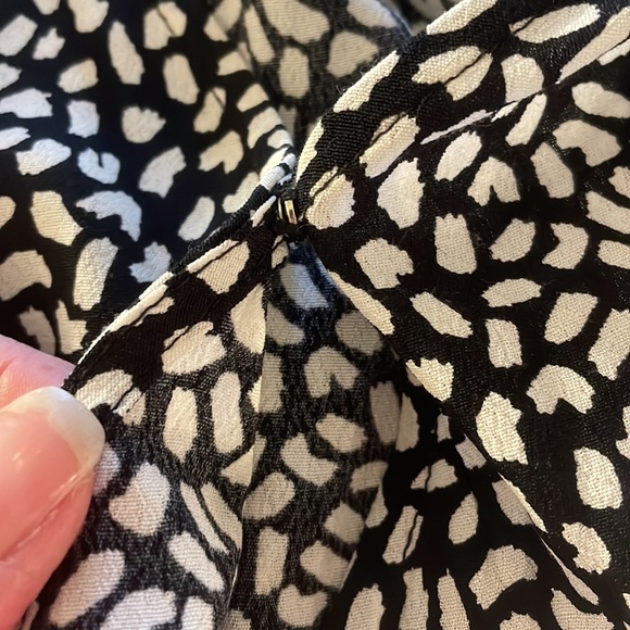 Talbots Faux Wrap Top Size Large - Picture 7 of 7